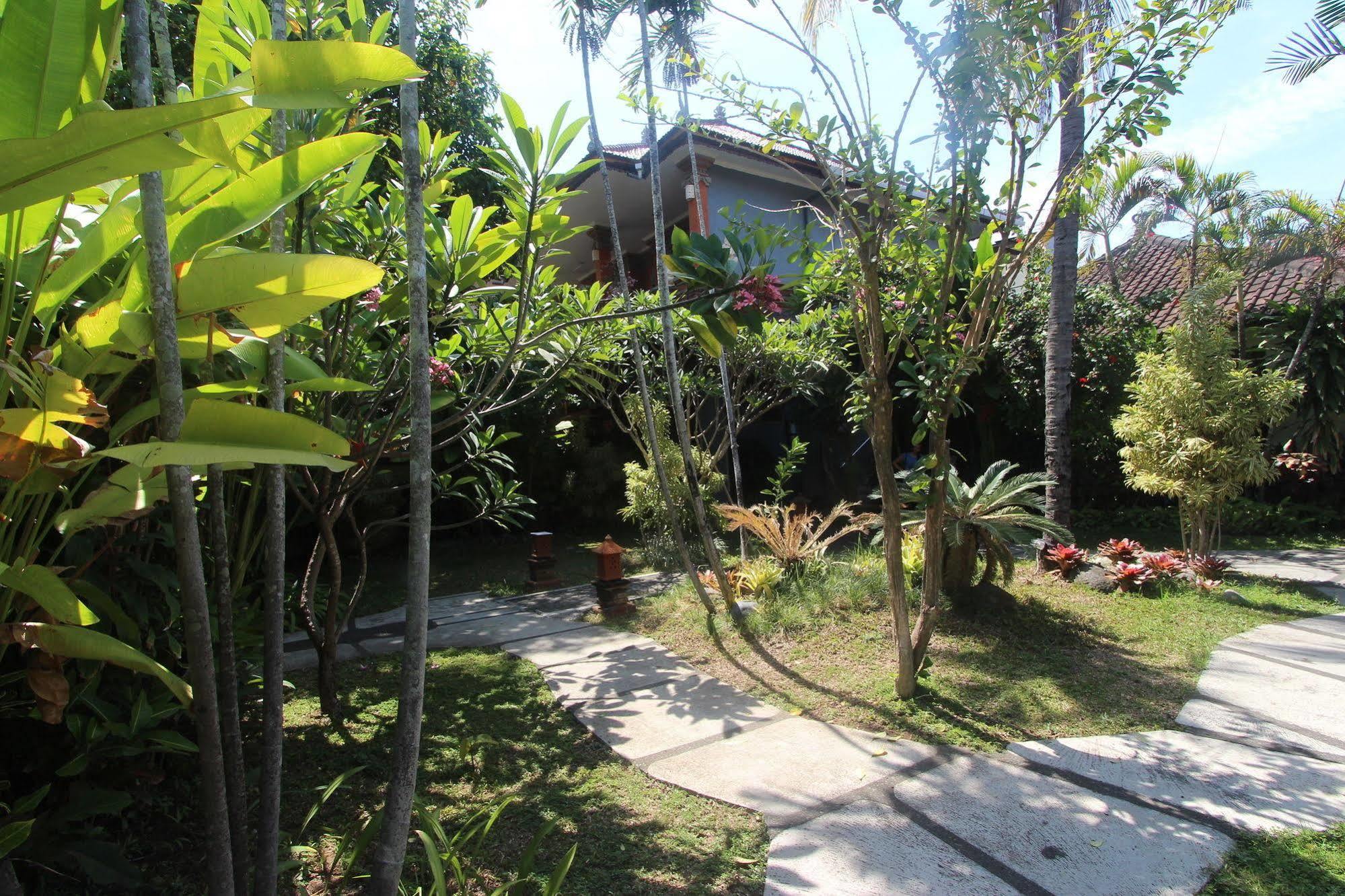 Ramayana Hotel Sanur Buitenkant foto